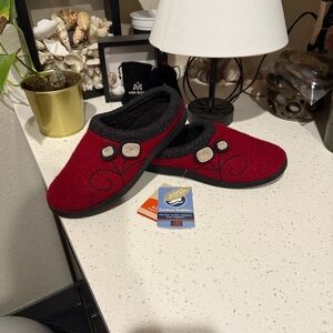 Acorn Red and Black Women's Slippers